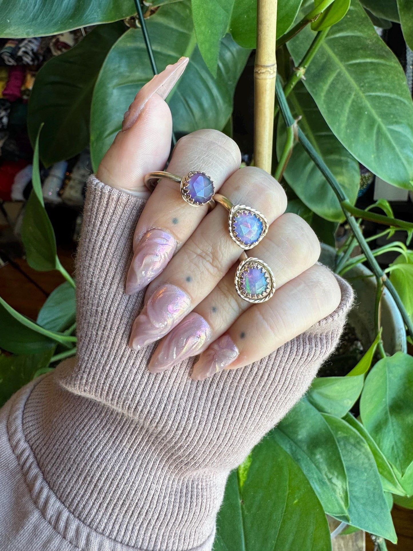 Aurora Opal with Crown Bezel size 8
